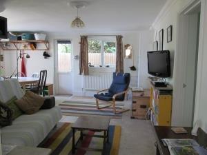 Living area at Flat 4 Ashley Gardens.