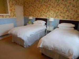 Twin bedroom at Fairlight Lodge.