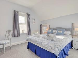 Spacious bedroom available at Ellinbrook Guesthouse.