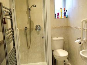 Bathroom facilities available at Foxgloves cottage in west Norfolk.