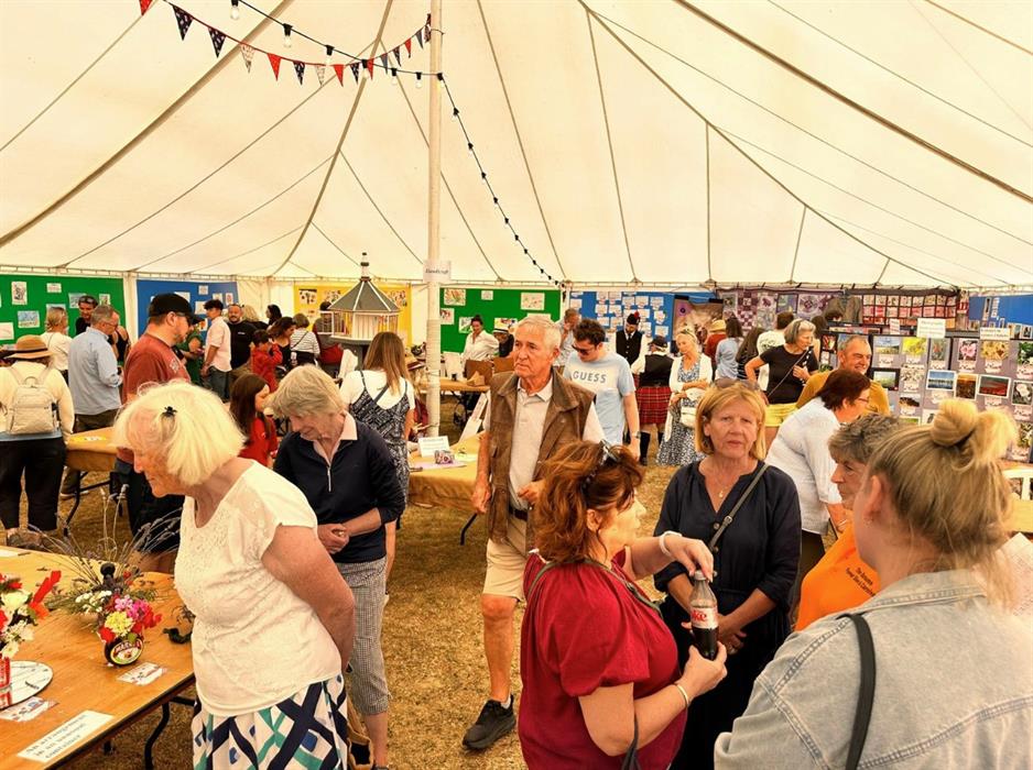 Images of Burnhams flower show